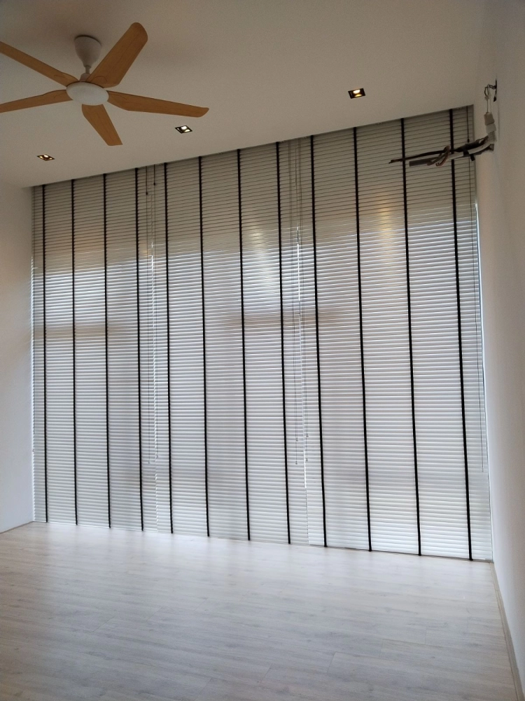 Timber venetian blinds